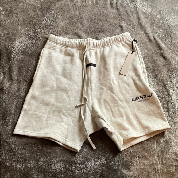 Fear of God Essentials Summer Core Sweat Short”cream” Large - Picture 1 of 2